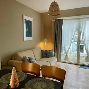 بيت شباب Nest